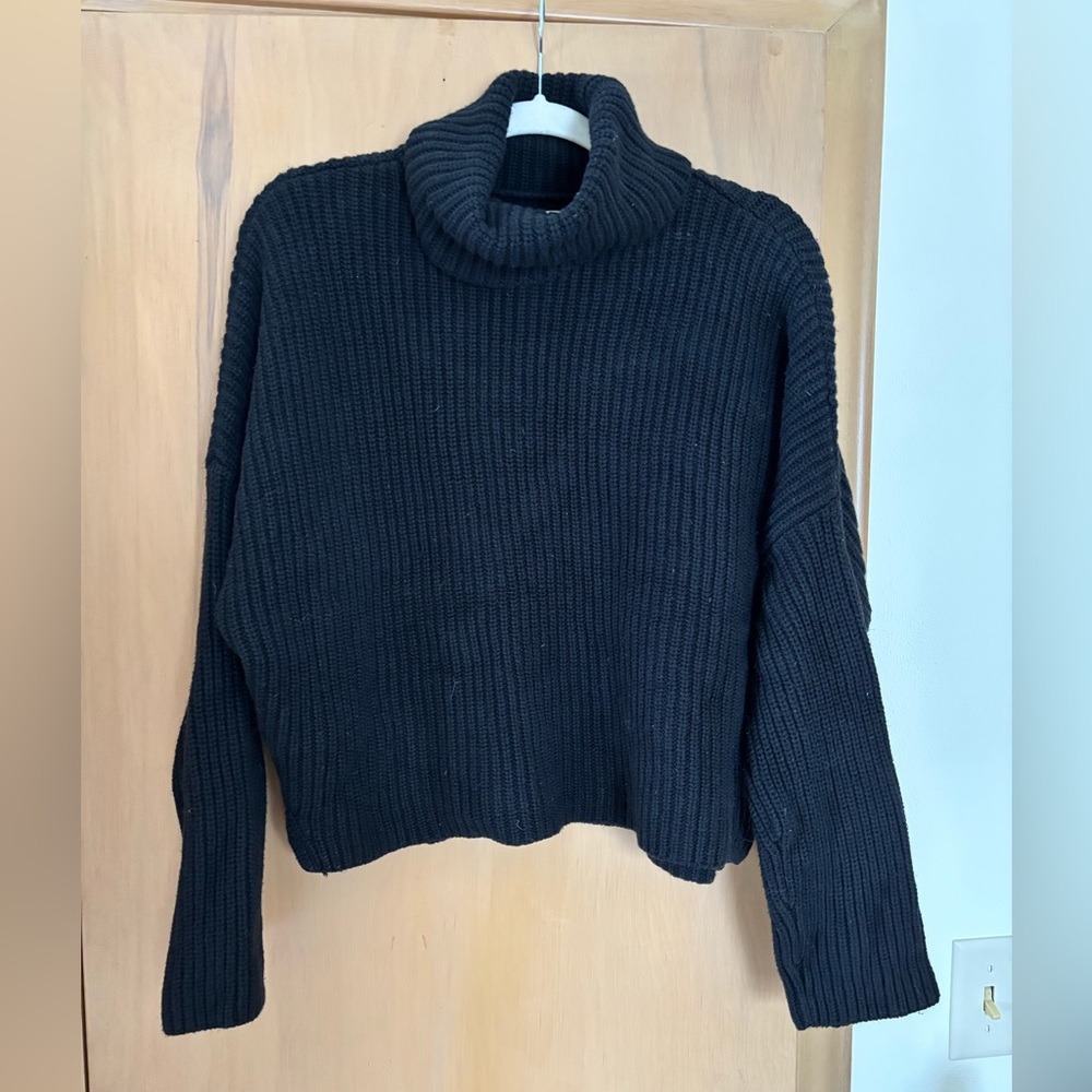 Abercrombie & Fitch sweater